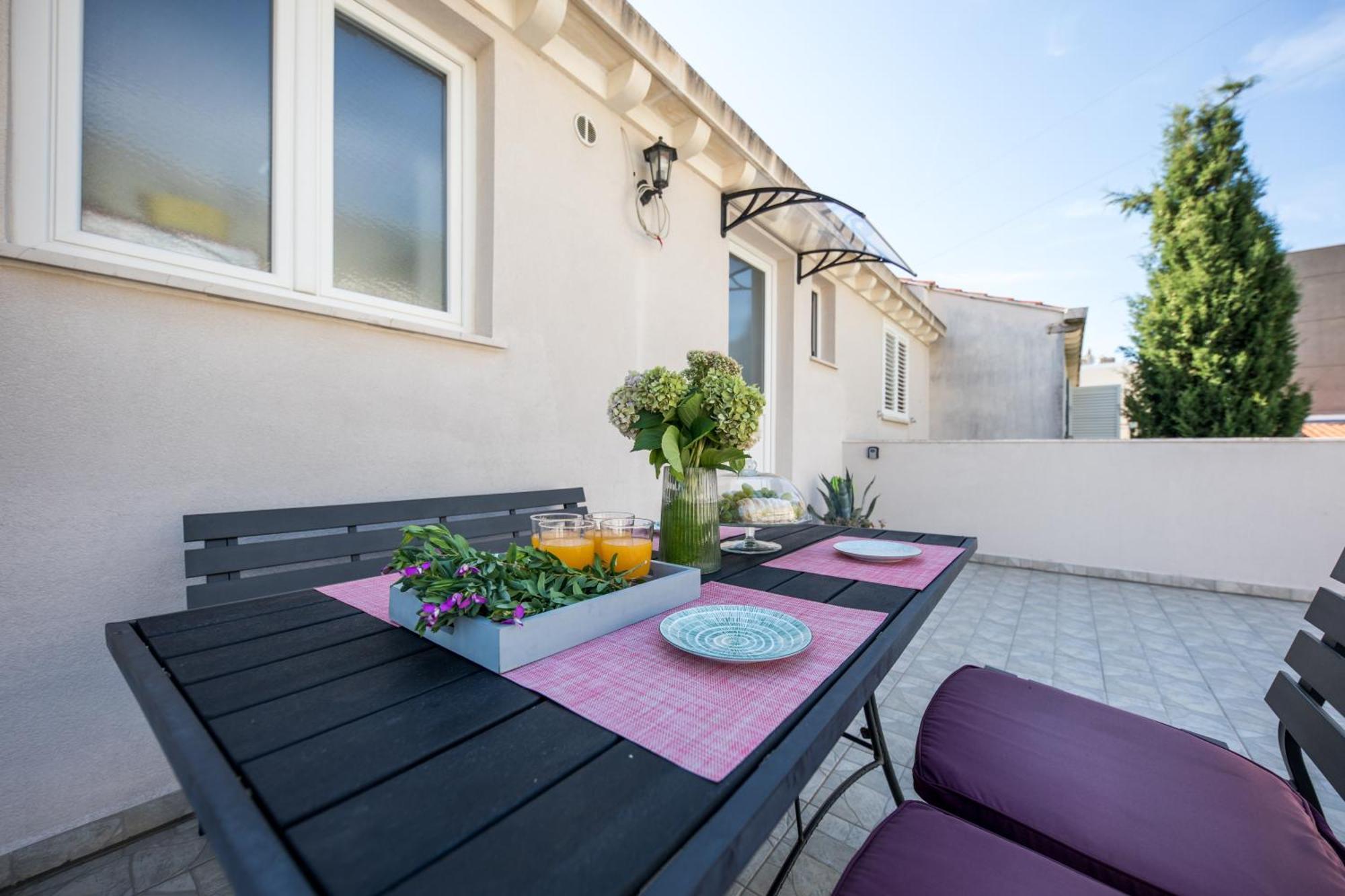 Ellu Apartment Дубровник Екстериор снимка